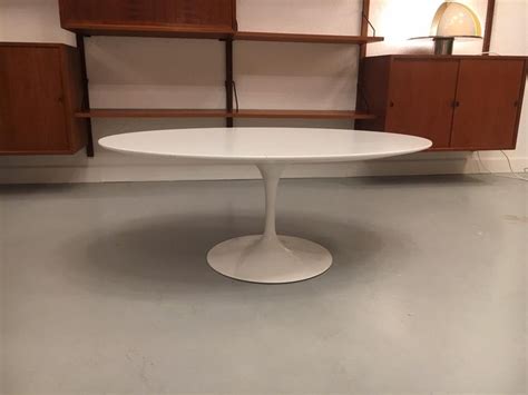 Vintage White Laminate Tulip Oval Coffee Table by Eero Saarinen for Knoll Int. at 1stDibs