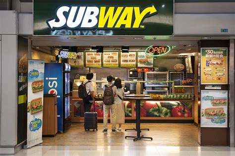 Subway franchisees fight for more frequent food deliveries: ‘It’s not fresh’ — Investors Diurnal ...