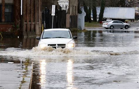 Flood Warning for 10 States Amid Winter Weather Alerts - Newsweek