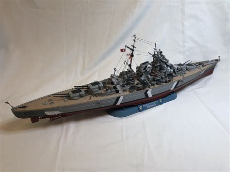 Battleship Bismarck -- Plastic Model Military Ship Kit -- 1/350 Scale -- #05040 pictures by ...