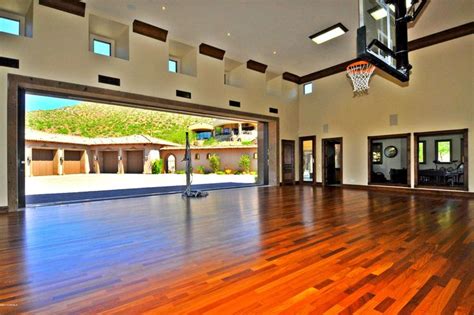 20 of the Most Amazing Home Basketball Courts