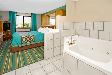 Super 8 by Wyndham Denver Stapleton | Denver, CO Hotels