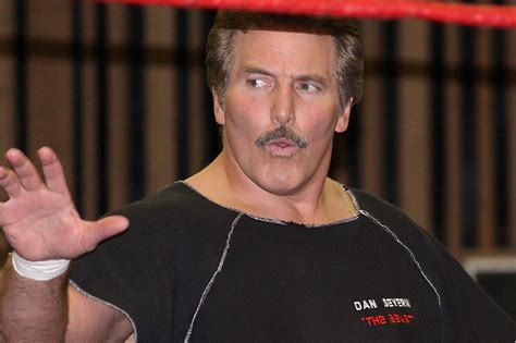 Dan Severn talks about UFC fighter pay, bad MMA judging and 'colorful characters' - MMAmania.com