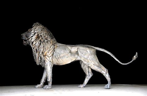 Artist Turns 4000 Pieces of Metal Into 10 ft, 550 pound Lion Sculpture ...