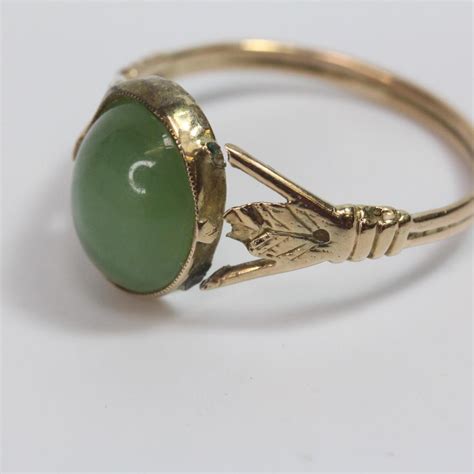 10k Gold 2.66g Ring With Green Stone | Property Room