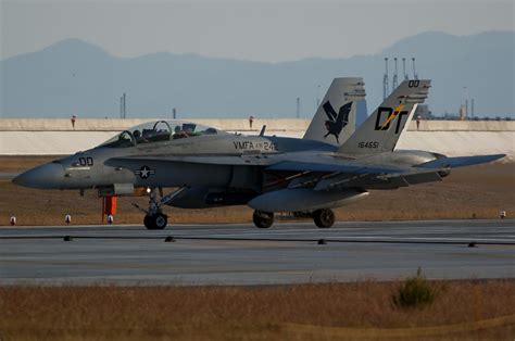 個別「[Aircraft]VMFA(AW)-242 F/A-18D DT-00/164651」の写真、画像 - MCAS Iwakuni ...