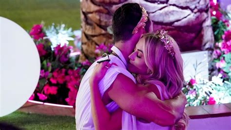 'Love Island': Connor and Mackenzie Give Their Romance a Shot Outside the Villa | 9news.com