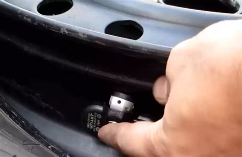 How to Install Tire Sensors - Auto Flixer