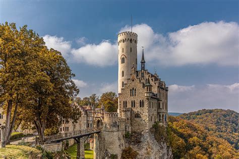 Download Lichtenstein Castle Germany Castle Man Made Lichtenstein ...