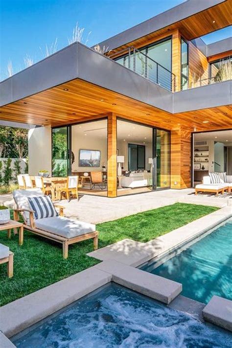 John Legend and Chrissy Teigen are adding to their real estate portfolio with the purchase of a ...