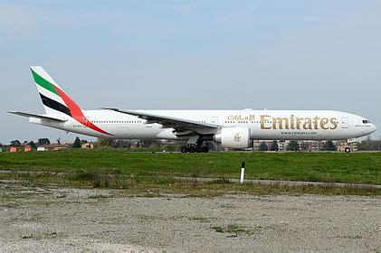 A6-ENJ Emirates Boeing 777-31HER