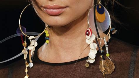 Fall Fashion Trends 2025 Jewelry - Fiona Pullman