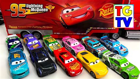 Disney Cars 3 Lightning McQueen Piston Cup Racers - YouTube