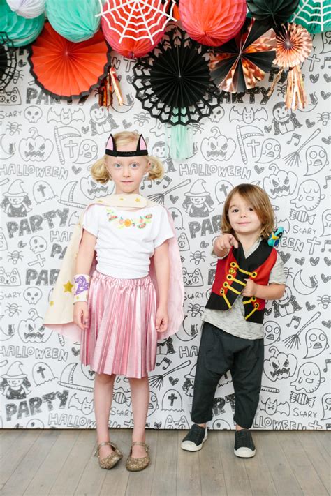 8 DIY Halloween Party Backdrops You Can Easily Make - Shelterness