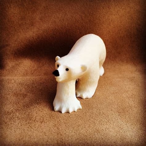 Walking Polar Bear Carving – True North Gallery