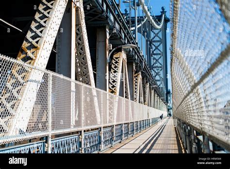 New York City, USA. The Manhattan Bridge Walkway Stock Photo - Alamy