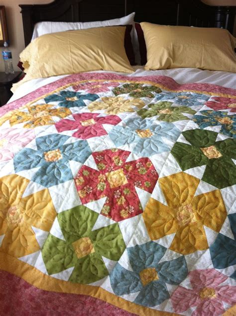 Pin on Quilts | Sunflower quilts, Quilts, Flower quilts