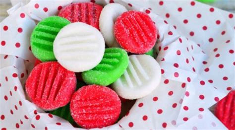 Christmas Peppermint Patties: Holiday Inspiration - Hoosier Homemade