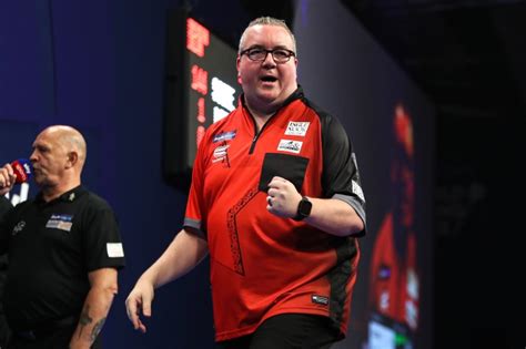 Steve Bunting on fire in Gibraltar Darts Trophy | PlanetSport