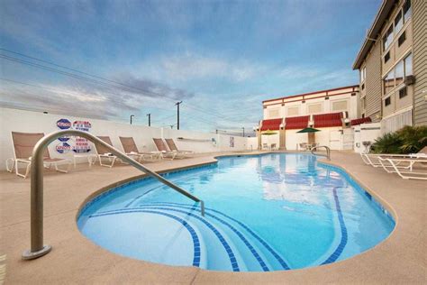 Cheap Hotels In Downtown Las Vegas | Book from 32 Stay Options @Best Price