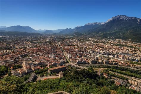 International - Université Grenoble Alpes