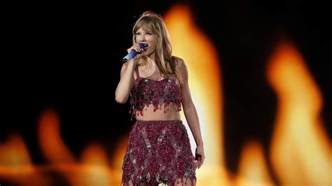 NFL-Star Hill weicht Frage über Taylor Swift und Travis Kelce aus - Swifties "sind eine ...