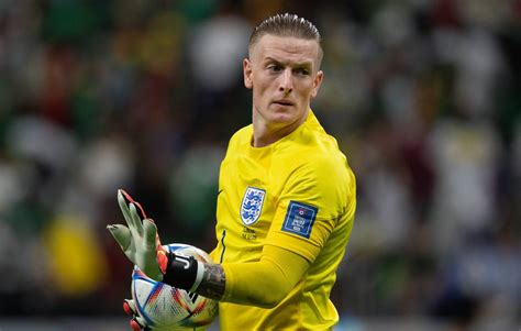 Jordan Pickford gets gaming set-up shipped to Qatar to play 'Fortnite'