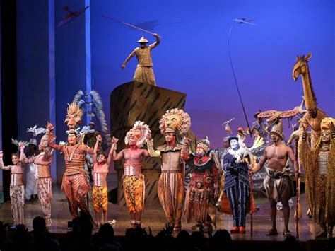 Elton John shocks Broadway 'Lion King' audience with 'Circle of Life' performance - ABC News