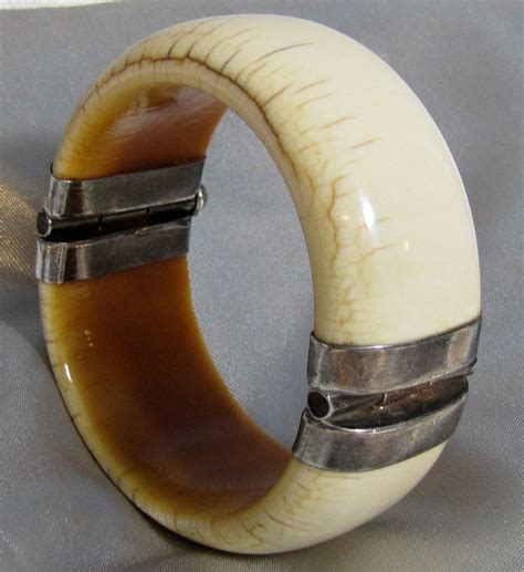 Pre-Ban African Elephant Ivory Bangle Bracelet