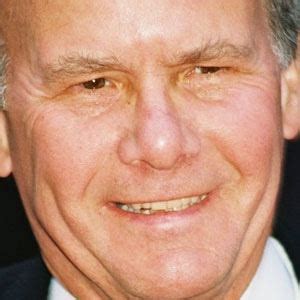 Tom Brokaw - Bio, Facts, Family | Famous Birthdays