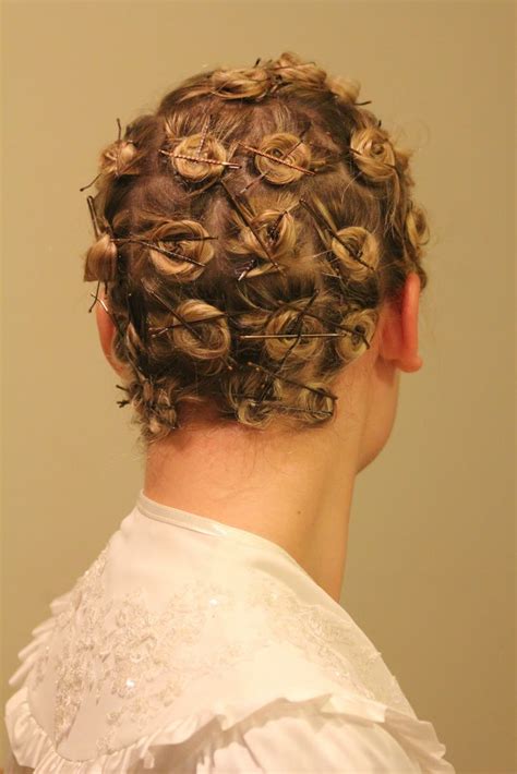 Pin Curls (1067×1600) | Vintage hairstyles, Pin curls, Bobby pin curls