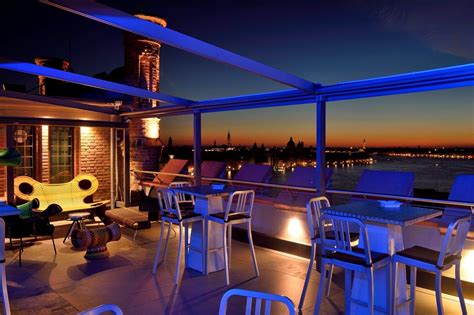 Skyline Rooftop Bar - Luxury Restaurant Awards