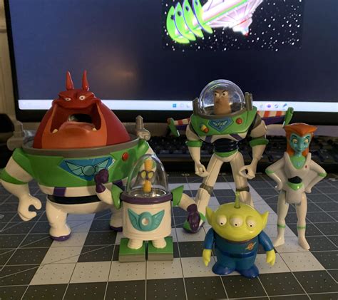 Buzz Lightyear Of Star Command Mira Nova Toys