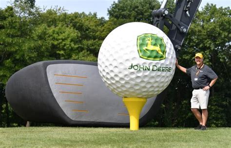 Giant golf club and ball a big hit with JDC fans