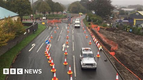 Caerphilly Cedar Tree road closure for 'chaos' road works - BBC News