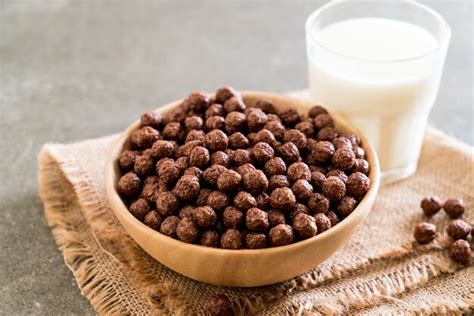 Premium Photo | Chocolate cereal bowl