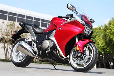 Honda VFR1200F launch: First riding impressions | Visordown