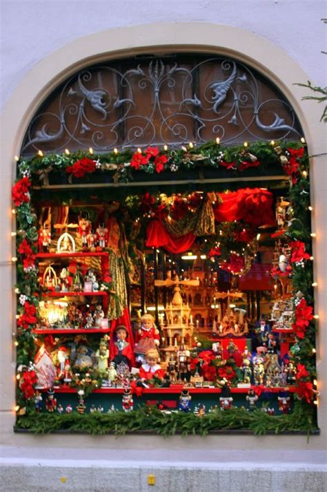 Christmas store fronts – Artofit