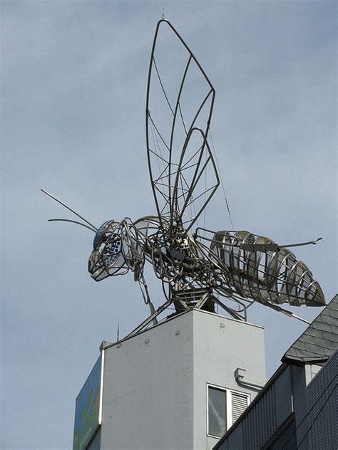 Giant insect sculpture | Outdoor art, Sculpture art, Street art