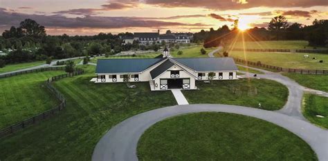 Barn Wedding Venues in Northern Virginia - Wine and Country Weddings