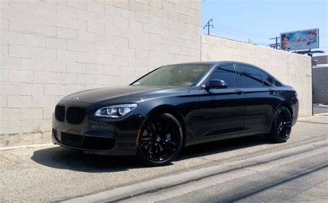 Blacked-out BMW 7 Series – Darkside Motoring