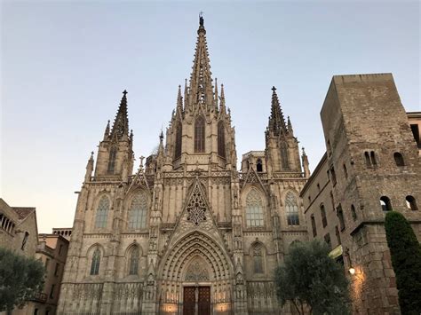 Guided Walking Tour In The Gothic Quarter Of Barcelona | experitour.com