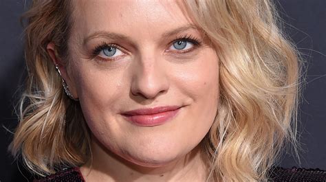 Elisabeth Moss Lays Out The Chaos Behind The Handmaid's Tale Train ...