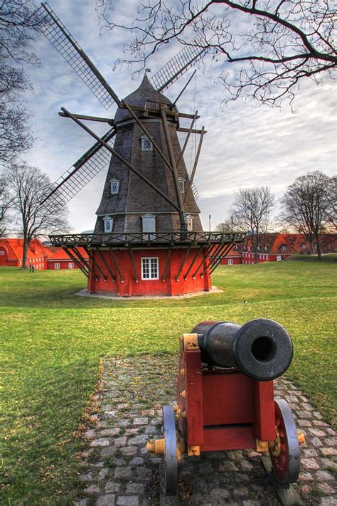 The windmill at Kastellet in Copenhagen, | Vindmølle, Danmark, Smukke steder