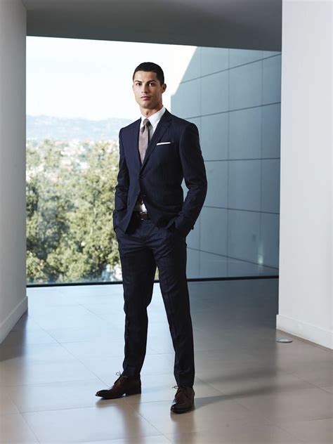 Admire Ronaldo’s elegant and luxurious fashion style that makes many girls dream – Best Tattoo Zone