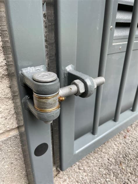 The industrial heavy-duty hinge - Gatemaster Locks