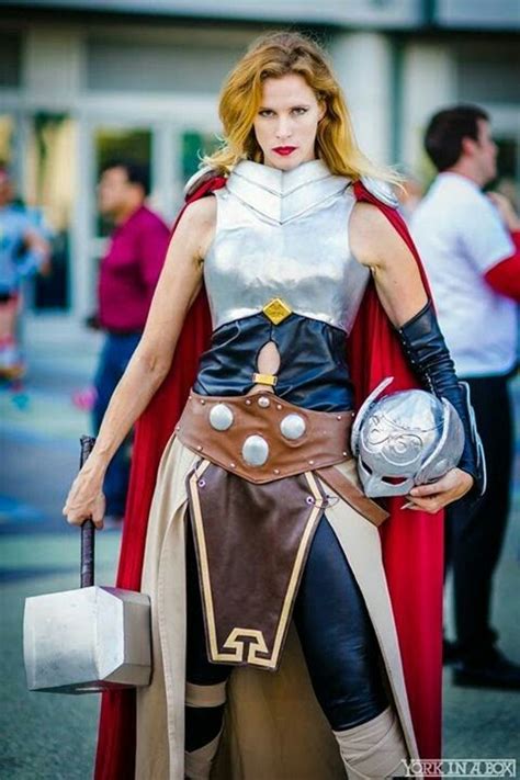 Jane Foster Thor cosplay | Gender bend cosplay, Cosplay woman, Cosplay costumes