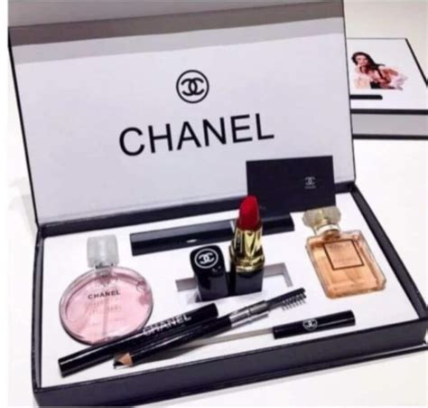 Chanel Gift Set (2 Perfume + 4 Lipstick Intense Lip Color) 100Gm ...