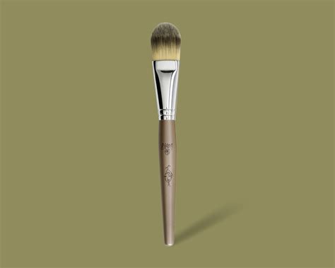 Liquid Foundation Brush — bloomcosmetics.com