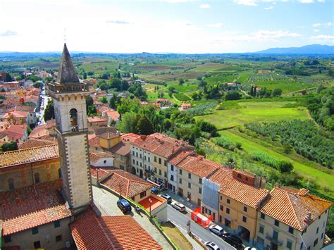 Home town of Leonardo - #Vinci | Study abroad italy, Tuscany italy ...